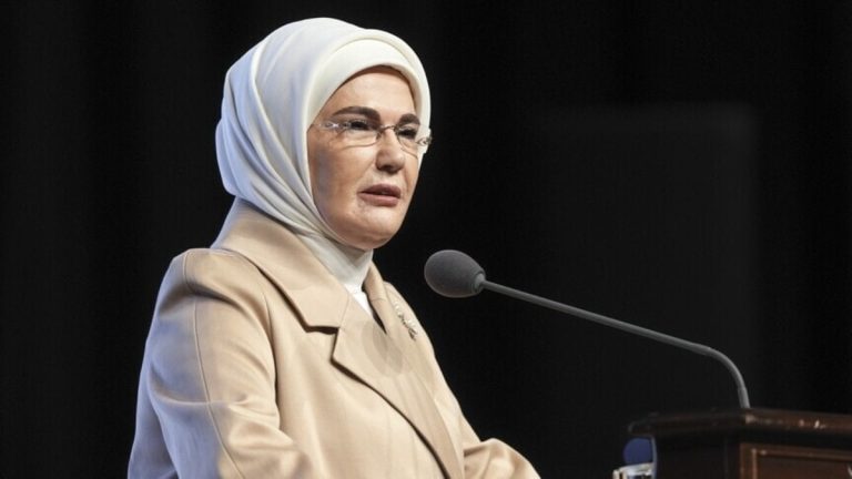 Emine Erdoğan’dan Anneler Günü mesajı: şehit ve Diyarbakır anneleri anıldı